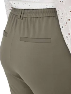 Pantalon jogging olive uni pourvu d'une coupe slim et d'une taille intermédiaire