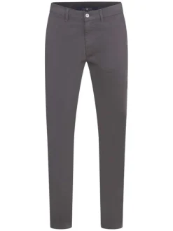Pantalon kaki avec une coupe chino