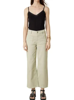 Pantalon kaki uni pourvu d'une coupe droite et de multiples poches