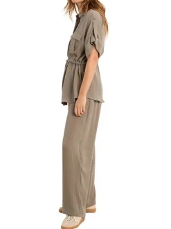 Pantalon kaki uni pourvu d'une coupe large et d'une taille haute