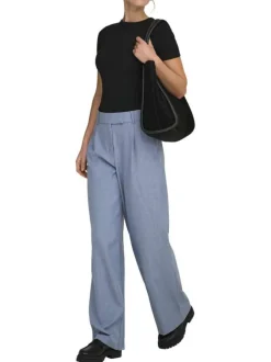 Pantalon Linda bleu denim uni avec une coupe droite et une taille haute