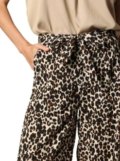 Pantalon léopard avec une coupe fluide et une ceinture à nouer à la taille