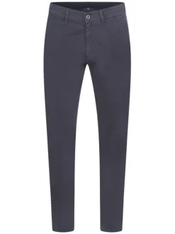 Pantalon marine avec une coupe chino