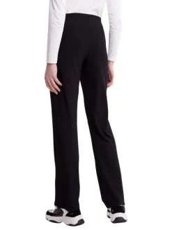 Pantalon noir avec une coupe regular fit et un logo blanc brodé sur le côté
