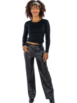 Pantalon noir en simili cuir avec une coupe droite et une taille intermédiaire