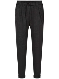 Pantalon noir uni avec une coupe slim et une taille élastiquée