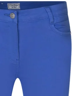 Pantalon 5 poches bleu uni avec une coupe slim et des passants