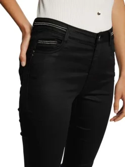 Pantalon 5 Poches noir uni avec des liserés et une coupe slim