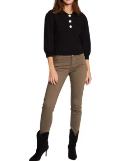 Pantalon 5 Poches vert uni avec une coupe slim et des passants pour ceinture