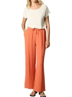 Pantalon rouille uni avec une coupe fluide et une taille élastiquée