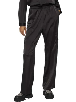 Pantalon style cargo noir avec une taille élastiquée et une coupe loose fit