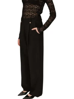 Pantalon tailleur noir uni avec une coupe bootcut et passants pour ceinture