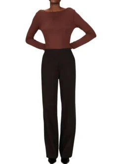 Pantalon tailleur noir uni avec une coupe bootcut et 2 poches