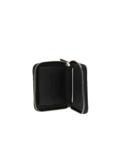 Petit porte-monnaie noir uni tressé fermé par un zip avec le nom de la marque