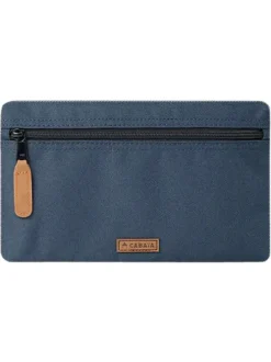 Pochette marine unie avec patch beige de la marque à l'avant