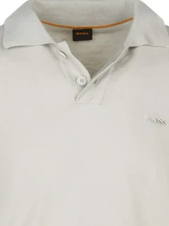 Polo beige en maille piquée à coupe droite avec un col à revers