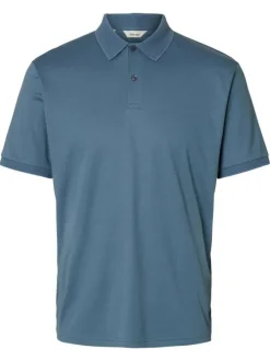 Polo bleu uni avec une coupe droite et un col à revers boutonné