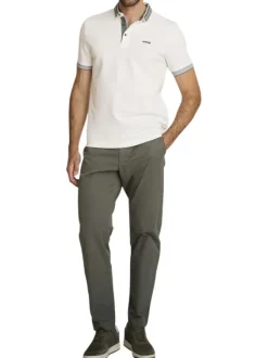 Polo en coton beige à coupe droite pourvu d'un col à revers boutonné