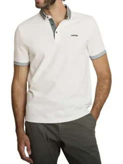 Polo en coton beige à coupe droite pourvu d'un col à revers boutonné