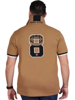 Polo en coton biologique camel imprimé avec un col à revers et une coupe droite