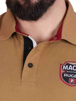 Polo en coton biologique camel imprimé avec un col à revers et une coupe droite