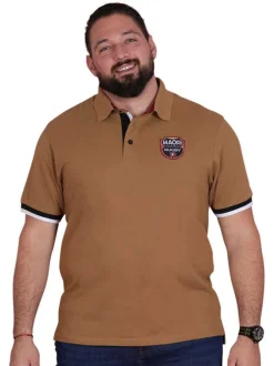 Polo en coton biologique camel imprimé avec un col à revers et une coupe droite