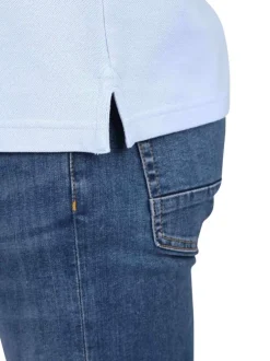 Polo en coton biologique ciel uni avec un col français et une coupe droite