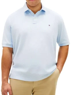 Polo en coton biologique ciel uni avec une coupe droite et un col boutonné