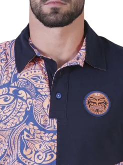 Polo en coton biologique marine à motifs pourvu d'un col boutonné