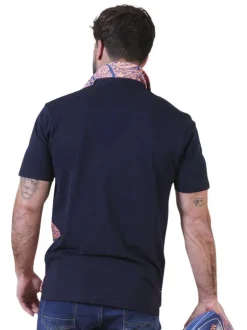 Polo en coton biologique marine à motifs pourvu d'un col boutonné
