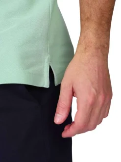 Polo en coton biologique vert d'eau uni avec une coupe droite et un col boutonné