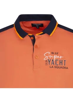 Polo en coton corail uni avec une coupe droite et une fermeture boutonnée