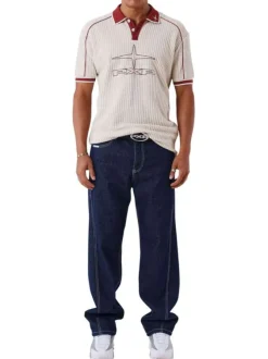 Polo en coton écru avec logo à coupe droite et à col boutonné