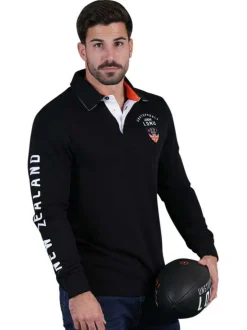 Polo en coton noir en maille piquée avec un col à revers et une coupe droite