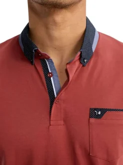 Polo en coton rouge uni pourvu de manches courtes et d'un col américain