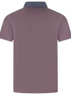 Polo violet uni à col boutonné avec une poche à l'avant et des manches courtes