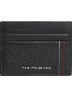 Porte-cartes en cuir noir aspect grainé pourvu du nom de la marque