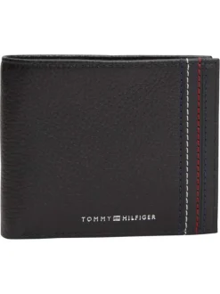 Portefeuille en cuir noir aspect grainé pourvu du nom de la marque