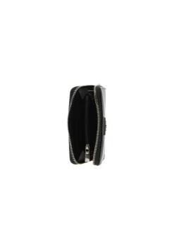 Portefeuille noir uni avec un logo embossé à l'avant et une fermeture zippée