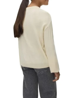 Pull écru avec un motif de noël en sequins brodés multicolores