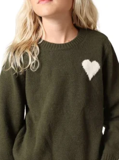 Pull kaki en maille tricotée avec un col rond et des manches longues
