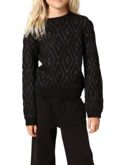 Pull noir en maille tricotée avec un col rond et des manches longues