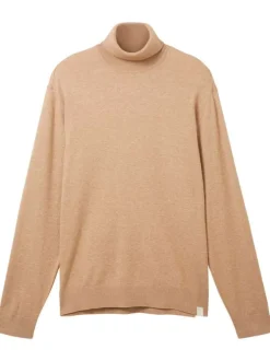 Pull beige chiné avec une coupe droite un col roulé et à manches longues