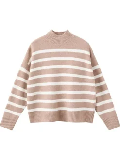Pull beige à rayures blanches avec une coupe droite et un col montant