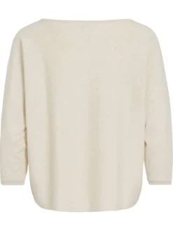 Pull beige uni doux avec une coupe droite et un col bateau