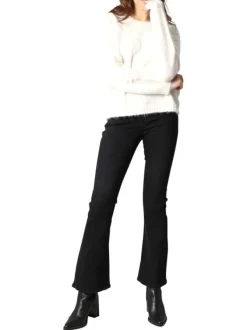 Pull blanc en maille tricotée avec un motif floral en relief