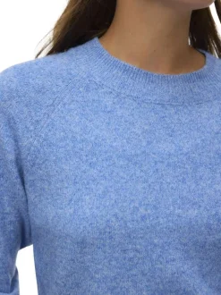 Pull bleu chiné avec une coupe droite et des manches longues