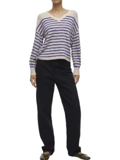 Pull bleu rayé avec une coupe droite à col v et des manches longues
