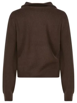 Pull brun uni à coupe droite avec un col camionneur et des manches longues