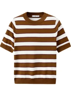 Pull chocolat à rayures blanches avec une coupe droite et un col rond